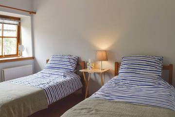 Log Cabin for 4 People in Falkirk, Scotland, Photo 3