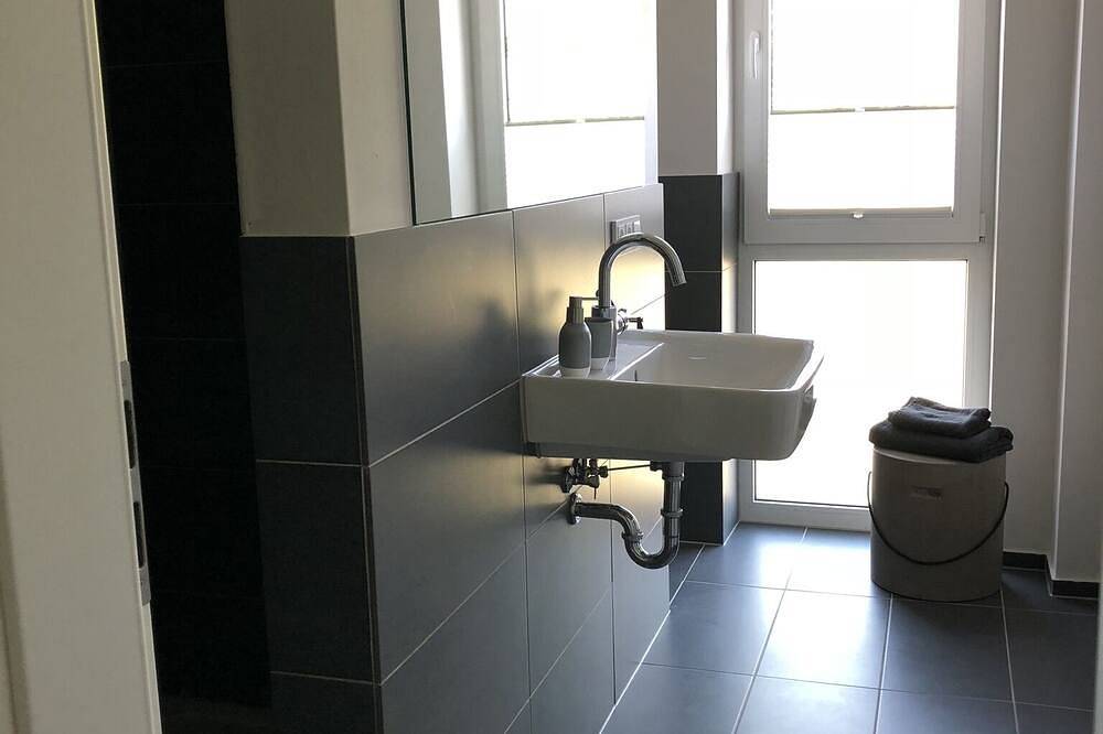Entire apartment, Elbblick 2, New, very modern apartments on the Dove Elbe, close to the city center in Hamburg Allermöhe, Hamburg
