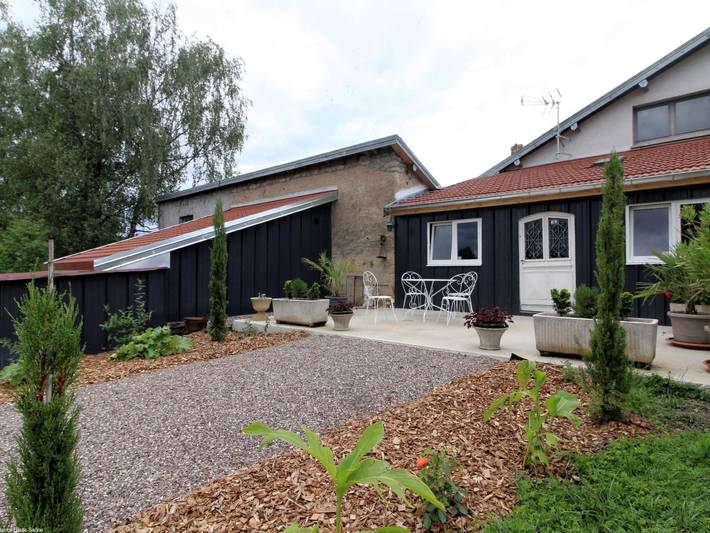 Gîte pour 2 personnes, avec Jardin dans Mersuay
