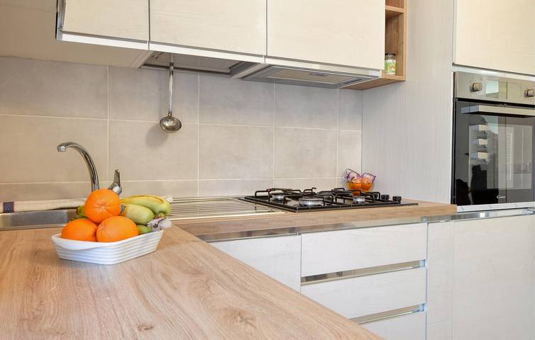 Appartamento intero, Accogliente appartamento con terrazza, WiFi | 2 km dalla spiaggia in Savona (Città), Savona