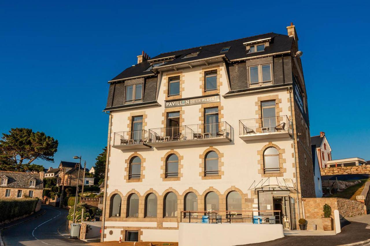 Double Room with Lateral Harbour View in Trébeurden, Côte de Granit Rose
