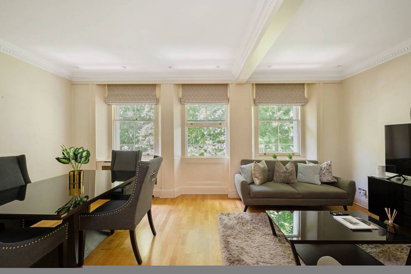 Vacation Rental for 4 Guests in London, South East England