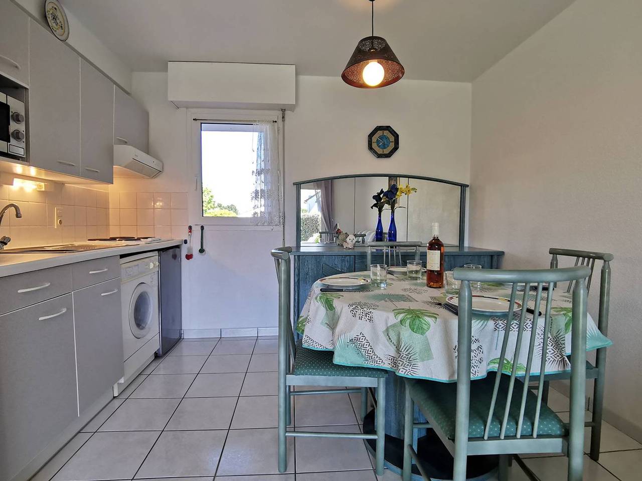 Appartement entier, Carnac - Appartement 2 pièces avec terrasse, piscine et parking privé, à 400m de la plage. in Carnac, Côte des Mégalithes