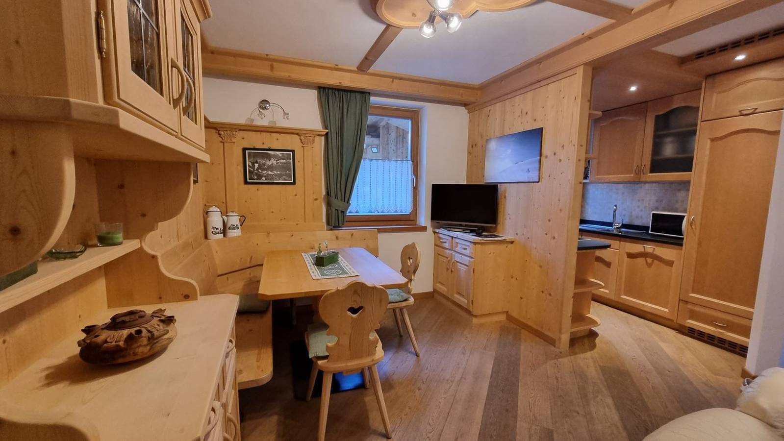 Ganze Ferienwohnung, Ferienwohnung für 4 Personen in Campitello di Fassa, Dolomiti Superski