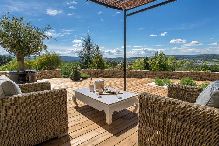 Chambre d’hôte pour 2 personnes, avec Terrasse et Jardin ainsi que Vue sur le lac et Vue à Apt