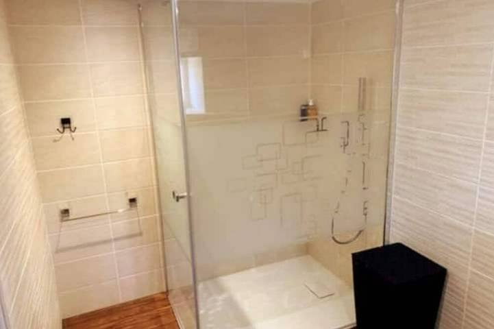 Maison chaleureuse avec Spa in Savigny-sous-Mâlain, Région de Dijon