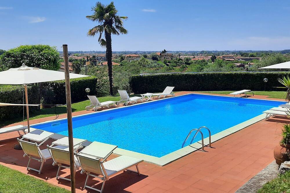 Casa vacanza a Versilia a partire da 407€ a notte