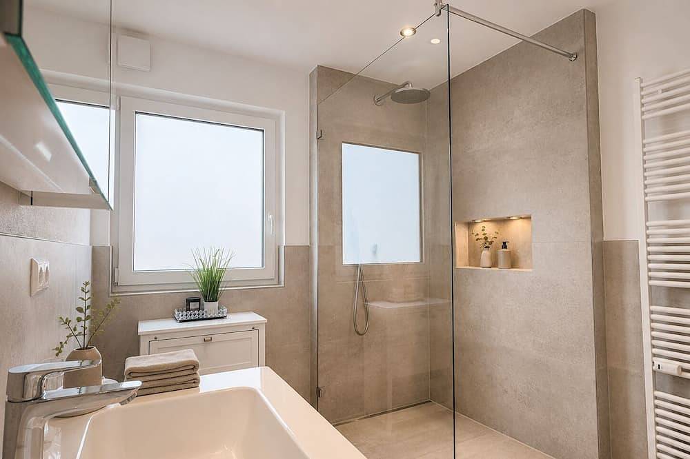 Ganze Wohnung, Exklusives Design-Ambiente mit Weitblick und Natur in Böblingen, Nordschwarzwald