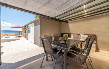 Holiday Apartment for 4 People in Petrcane, Croatian Adriatic, Photo 3