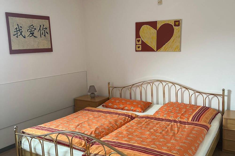 Ganze Wohnung, Ferienwohnung 72 qm für 2-6 Personen mit 2 Schlafzimmern und Terrasse in Riedering, Landkreis Rosenheim