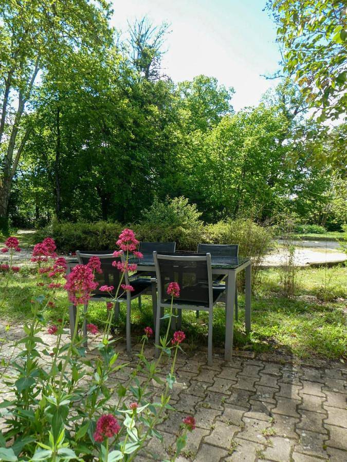 Gîte pour 4 personnes, avec vue ainsi que piscine et jardin à La Bégude-de-Mazenc - 3