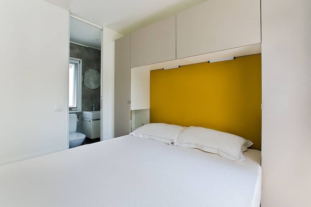 Cosy mobile home 3 bedrooms, 2 bathrooms by the sea, close to Rimini, Ravenna in Cesenatico, Provincia di Forlì-Cesena