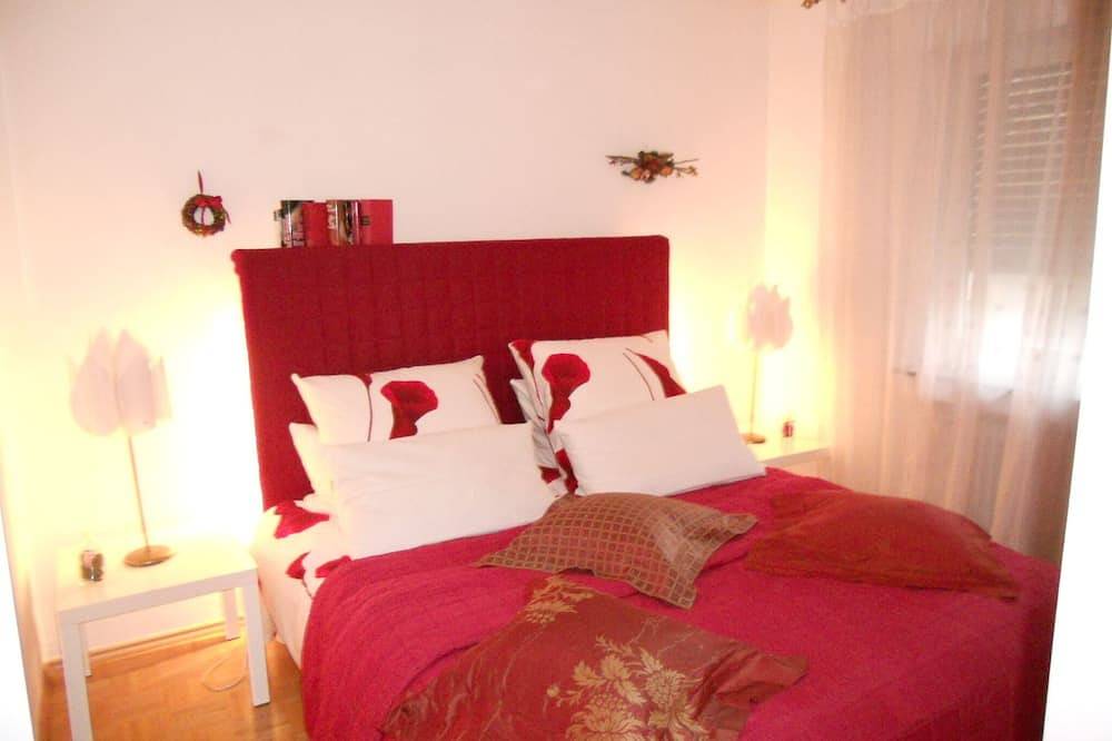 Ganze Wohnung, Ruhige und sonnige Ferienwohnung in Gartenlage in Bad Godesberg, Bonn