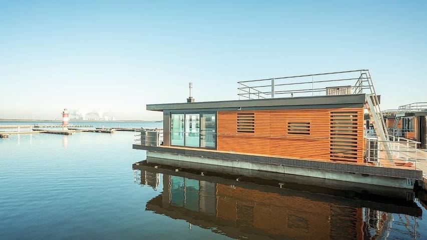 Boot für 4 Personen, mit Seeblick und Terrasse am Bärwalder See