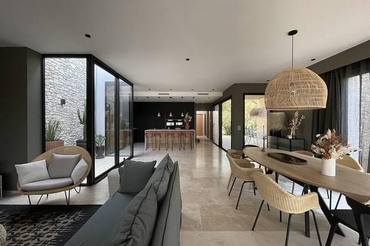 Location de vacances pour 8 personnes, avec balcon et jardin à Pujaut - 4