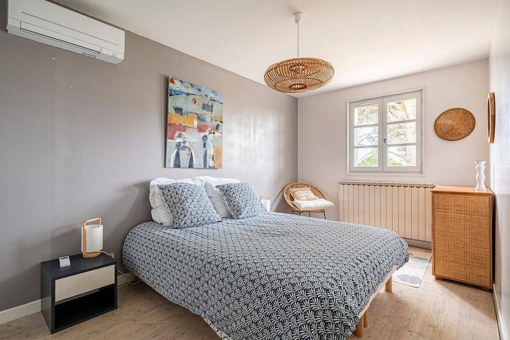 Villa-Mountain view-Private Bathroom in Mours-Saint-Eusèbe, Valence region