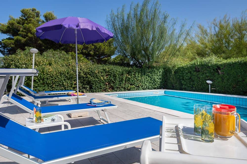 Halb freistehendes Haus in einer Villa mit privatem Pool und Meerblick. in Scopello, Castellammare del Golfo