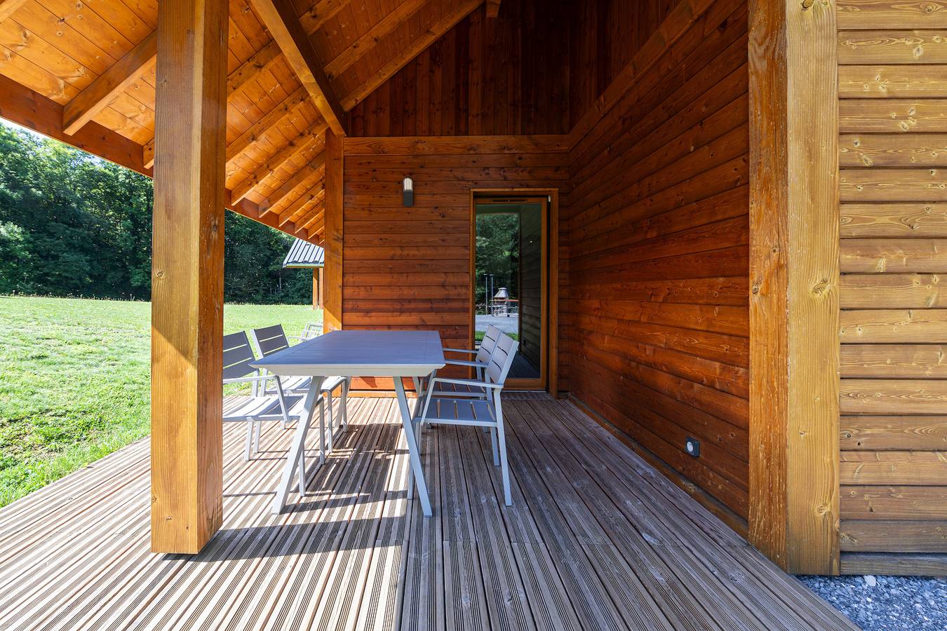 Chalet 'Belle Etoile - Val De Tamié' avec vue sur montagne, terrasse privée et Wi-Fi in Seythenex, Parc naturel régional du Massif des Bauges