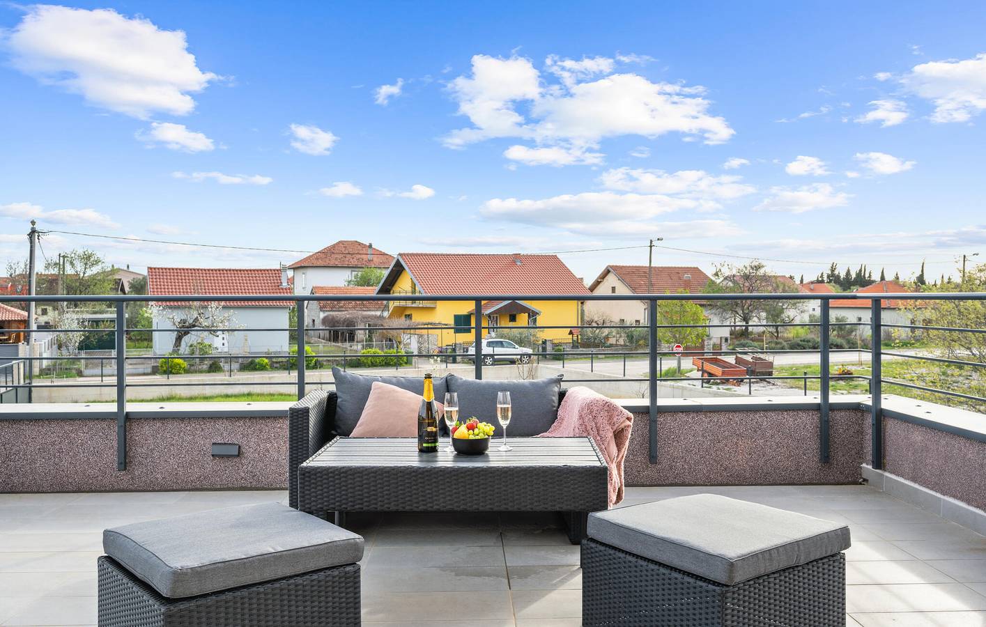 Ferienhaus für 8 Personen mit Terrasse in Dalmatinisches Zagora
