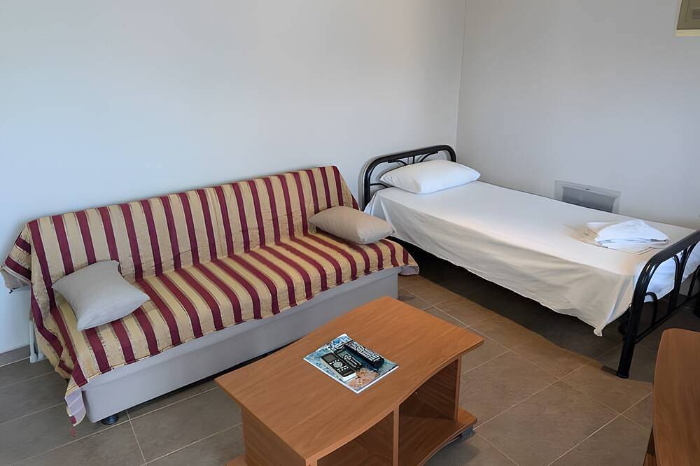 Ganze Wohnung, Apartment '2' mit Bergblick, Gemeinschaftsgarten und Wlan in Limenaria, Thassos