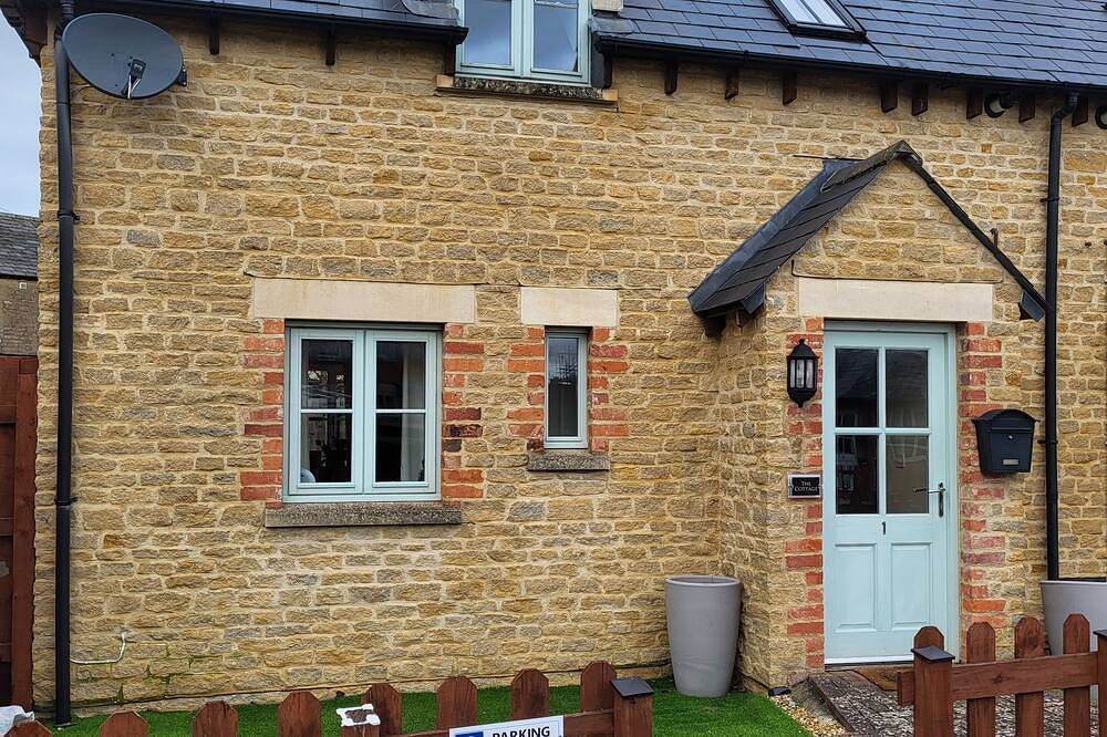Cosy Eco cottage Cirencester,Capital of the Cotswolds,bibury close pet frendly in Cirencester, Gloucestershire