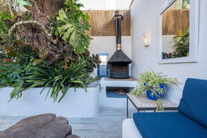 House 'Bluehouseportixol' with Private Patio, Bike Friendly, Marina & Beach/Palma Bay in El Molinar, Palma