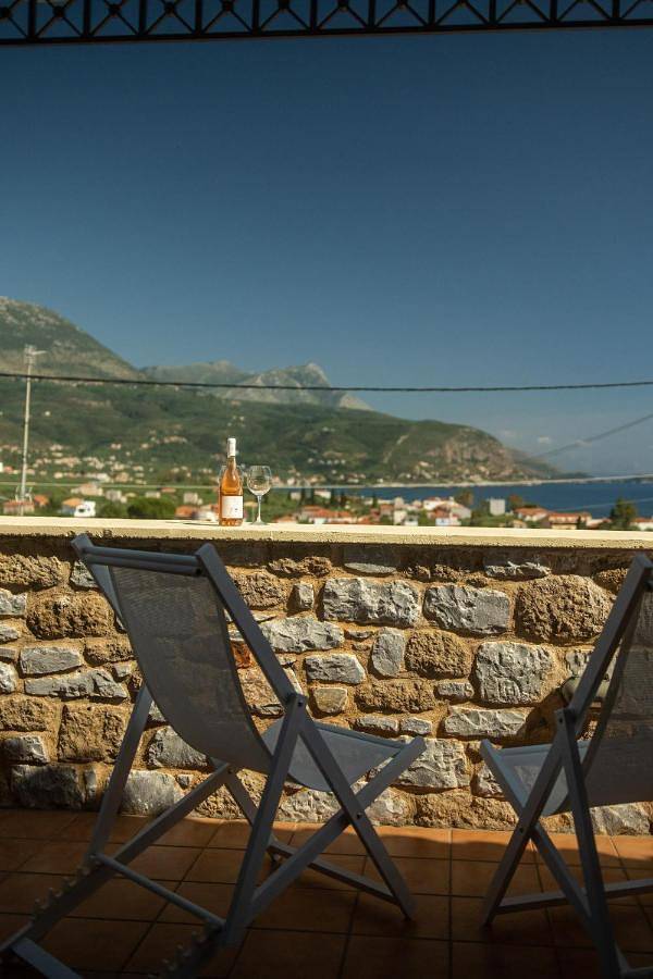Appart’hôtel pour 2 personnes, avec Balcon et Terrasse ainsi que Jardin et Vue
