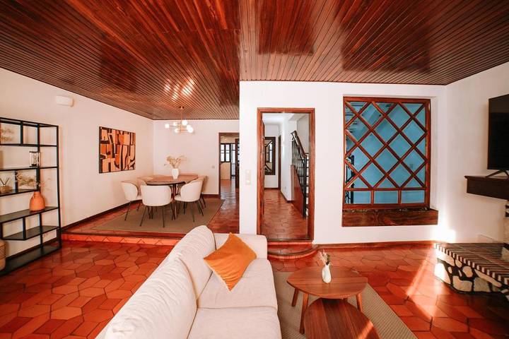 Casa de férias para 8 pessoas, com varanda e vista e ainda jardim em Peso da Régua