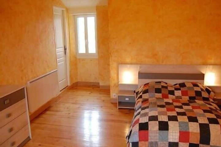 Gîte pour 6 personnes, avec terrasse ainsi que jardin et piscine dans Haute-Garonne - 4