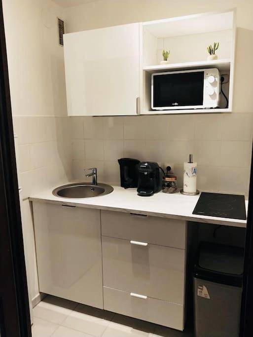 Appartement entier, One-Bedroom Apartment in Bondy, Seine-Saint-Denis