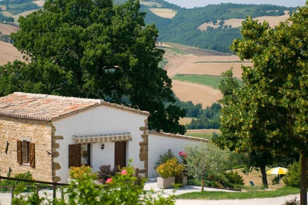 Appartement entier, Agriturismo Vecchia Quercia - Appartement \"Bellisio\" jusqu'à 5 personnes in Pergola, Valle del Metauro