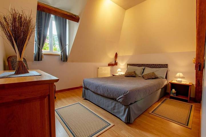 Location de vacances pour 12 personnes, avec jardin à Chennegy - 4