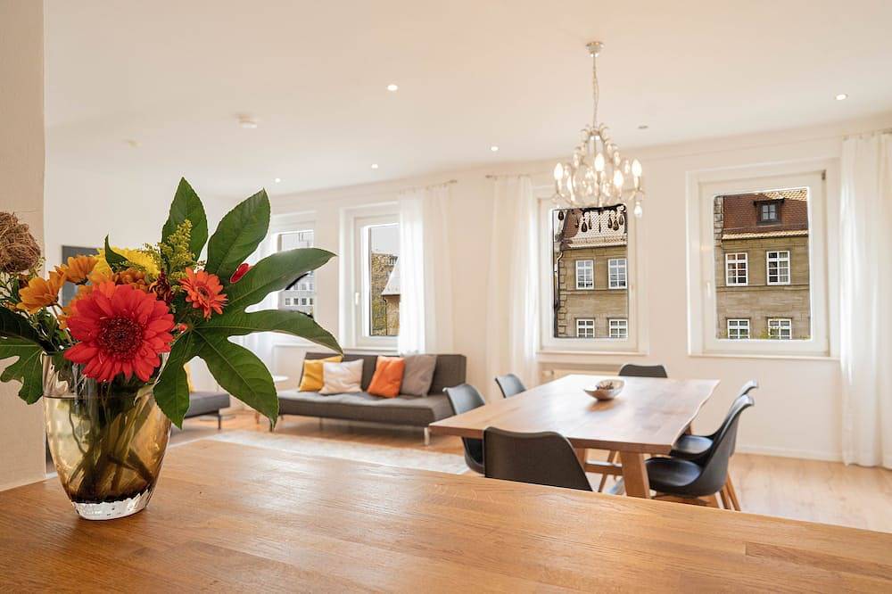 Apartamento entero, Spacious apartment with balcony in the heart of the historic old town in Núremberg, Franconia