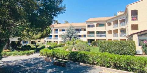 Gîte pour 4 personnes, avec balcon, adapté aux familles dans Port Santa-Lucia