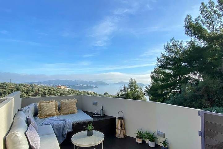 Holiday rental for 2 people, with garden and hot tub in Skiathos