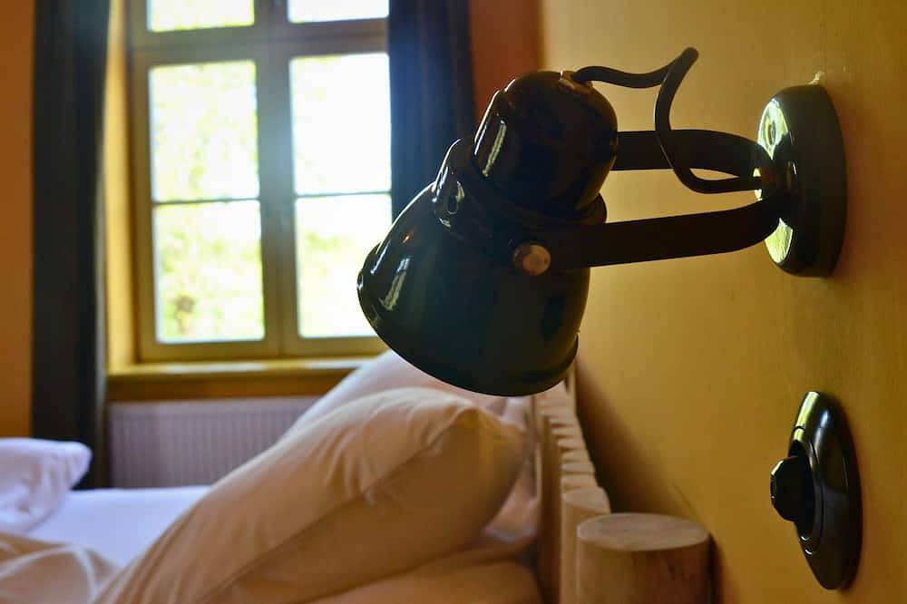 Doppelzimmer im Gasthaus am Finowkanal (ehemalige Schule von 1875). in Zerpenschleuse, Wandlitz