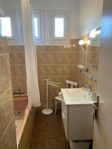 Location de vacances pour 6 personnes, avec terrasse et vue, animaux acceptés à Aussac - 4