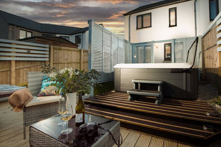Holiday letting for 4 people, with hot tub and garden, with pets in Crantock