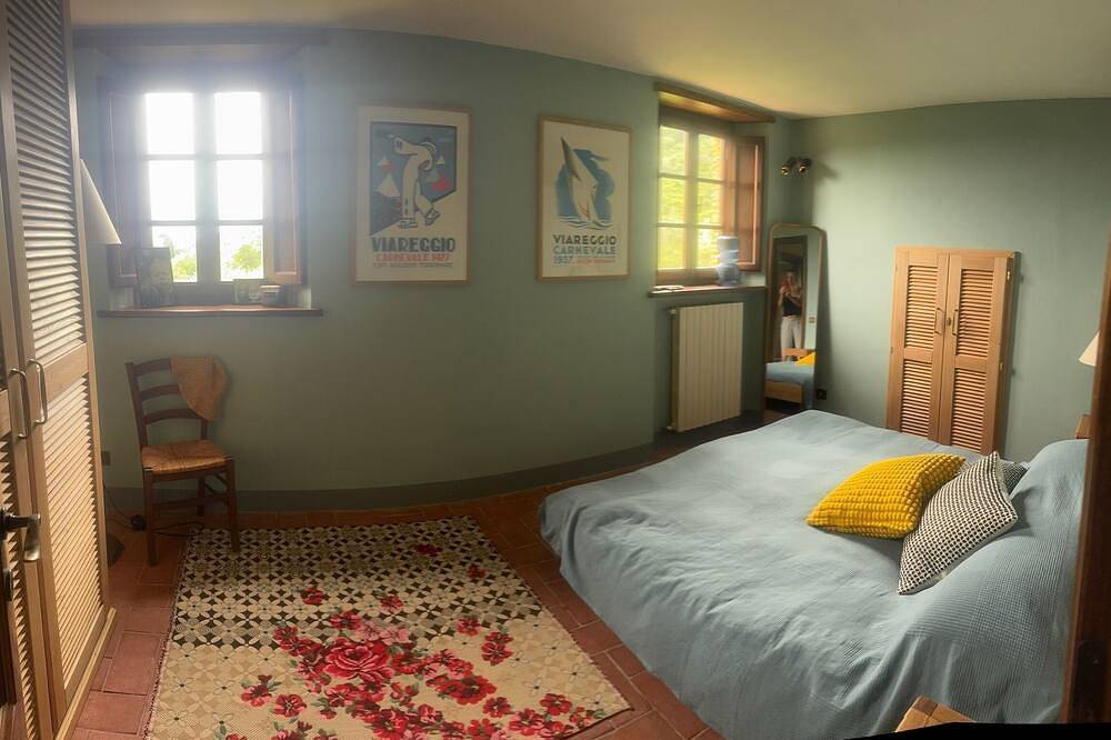 Tuscan Country Escape near Lucca and Versilia – Surrounded by Olive Trees in Massarosa, Italienische Riviera