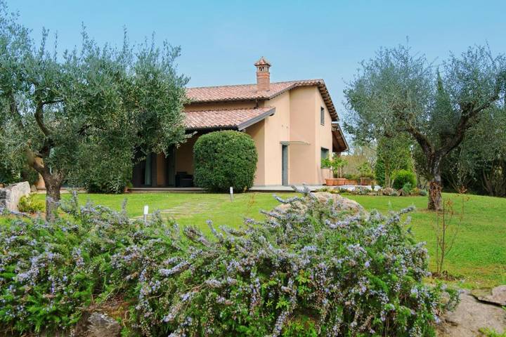 Villa per 10 persone, con Terrazza e Piscina nonché Panorama a Vitorchiano