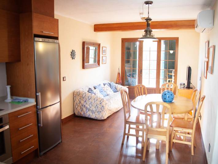 Apartamento de vacaciones para 6 personas, con vistas al mar además de terraza y piscina - 1