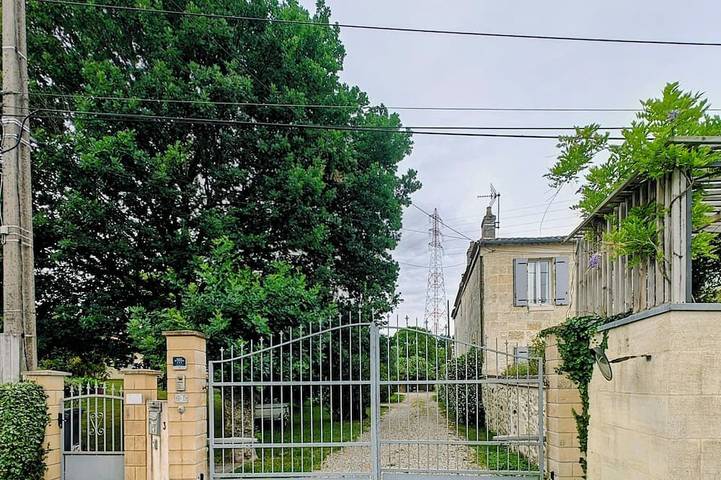 Location de vacances pour 4 personnes, avec Terrasse et Jardin à Latresne