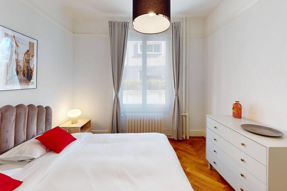 Ganze Wohnung, Bright & Airy 1-Bedroom Apartment with 2 Bathrooms - Lausanne City Centre in Lausanne, Genfer See