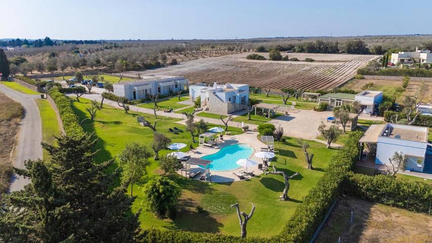 B&b per 4 persone, con panorama e piscina nonché vista lago e giardino a Otranto