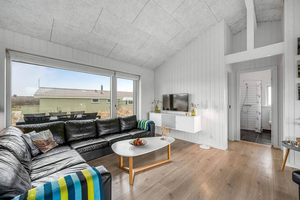Bright and modern holiday home within walking distance to Søndervig and only 500 meters from the North Sea in Søndervig, Holmsland Klit