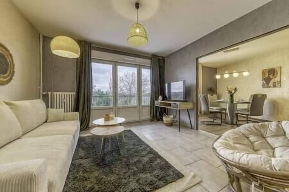 Entire apartment, Appartement Les Oiseaux Thionville in Thionville, Moselle