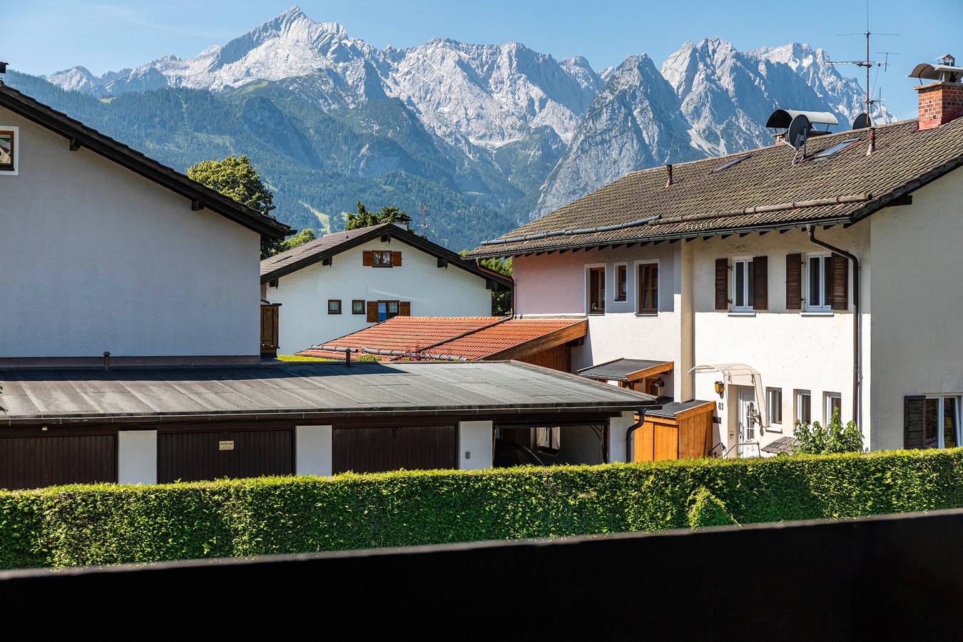 Ganzes Studio, Ferienwohnung 'Stuiben Garmisch' mit Bergblick, Gemeinschaftspool und Wi-Fi in Garmisch-Partenkirchen, Bayerische Alpen