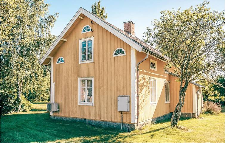 Hus för 6 Personer med trädgård in Vimmerby