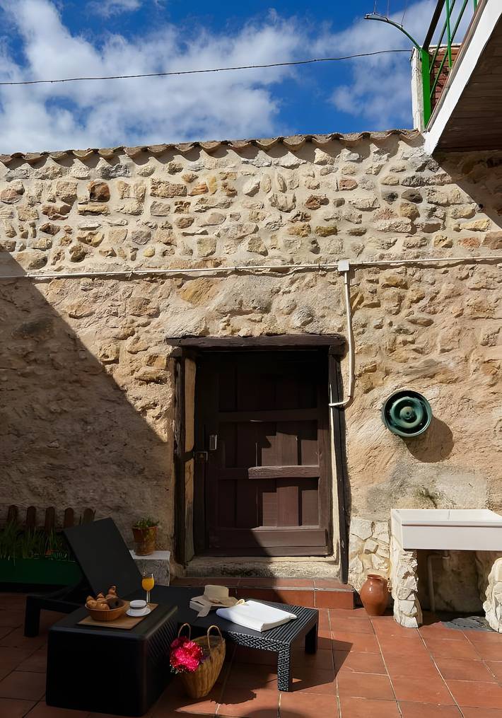 Ganze Wohnung, Apartment 'La Venta de Izán' mit Gemeinschaftsterrasse und WLAN in Ribera del Duero, Gumiel de Izán