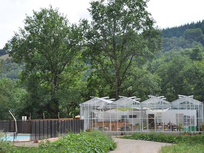 Tente pour 4 personnes, avec bassin pour enfant dans l' Aveyron